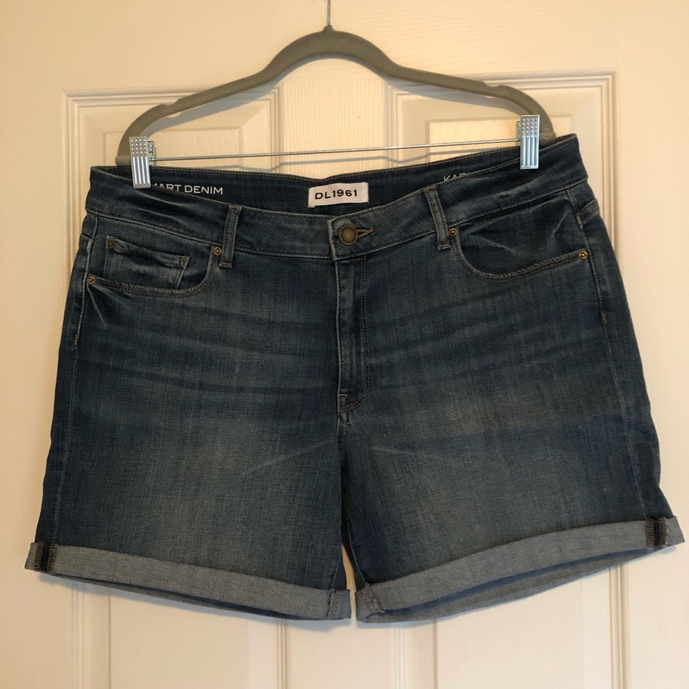 DL 1961 Denim Boyfriend Short Sz 32
